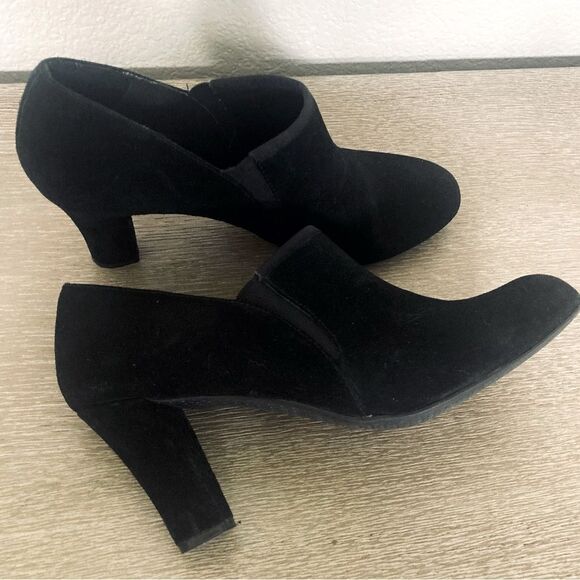 Kelly & Katie Black Suede Leather Heels Booties 10 - Picture 1 of 9